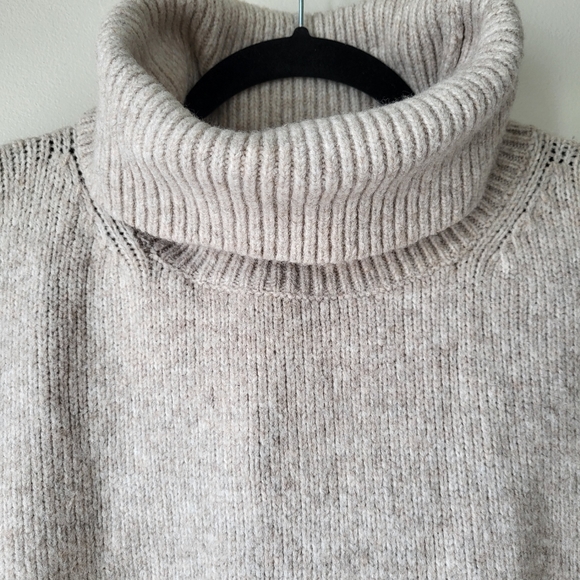 H&M wool blend tan long sleeve knit turtle neck sweater Size XXL - Picture 5 of 10